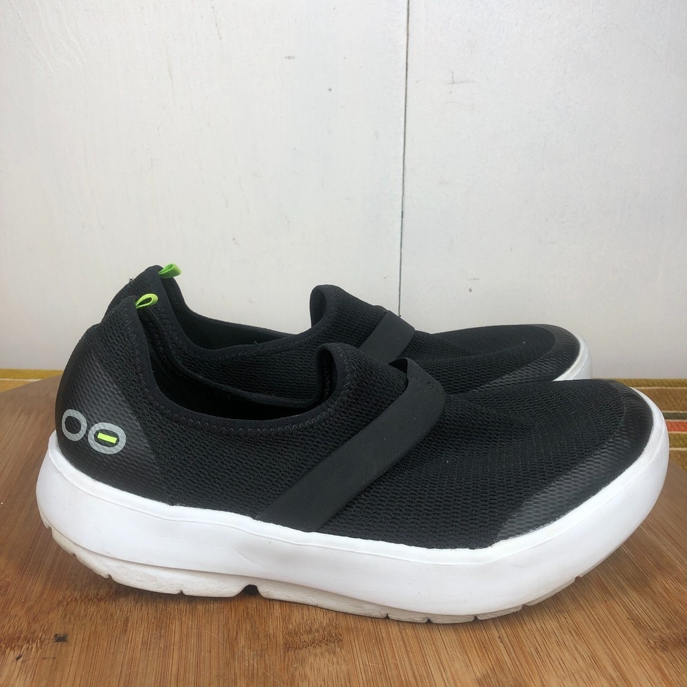 Oofos OOmg Low Womens 9 shoes black recovery comfort sneakers